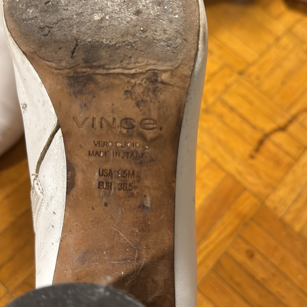 Vince size 8.5 womens Leather Boots. - Picture 9 of 9